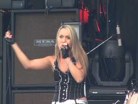 Andrea Godin - Give Me One Reason - Live