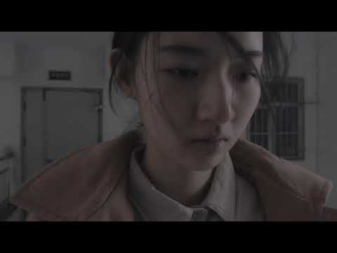 AN ELEPHANT SITTING STILL - Bande Annonce VOST