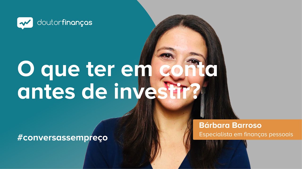 Imagem de um smartphone onde se vê o programa Conversas sem Preço com a entrevista a Bárbara Barroso, especialista em literacia financeira