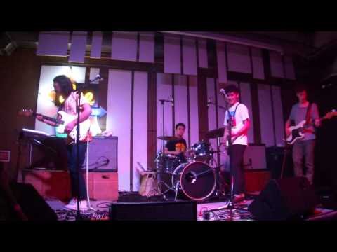 Sunday Night (Last Dinosaurs live at The Bee KL 20th May 2014)