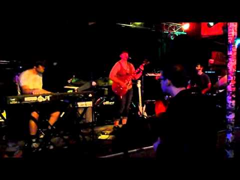 Finn Riggins - Shaky - John's Alley 8/24/11 HD