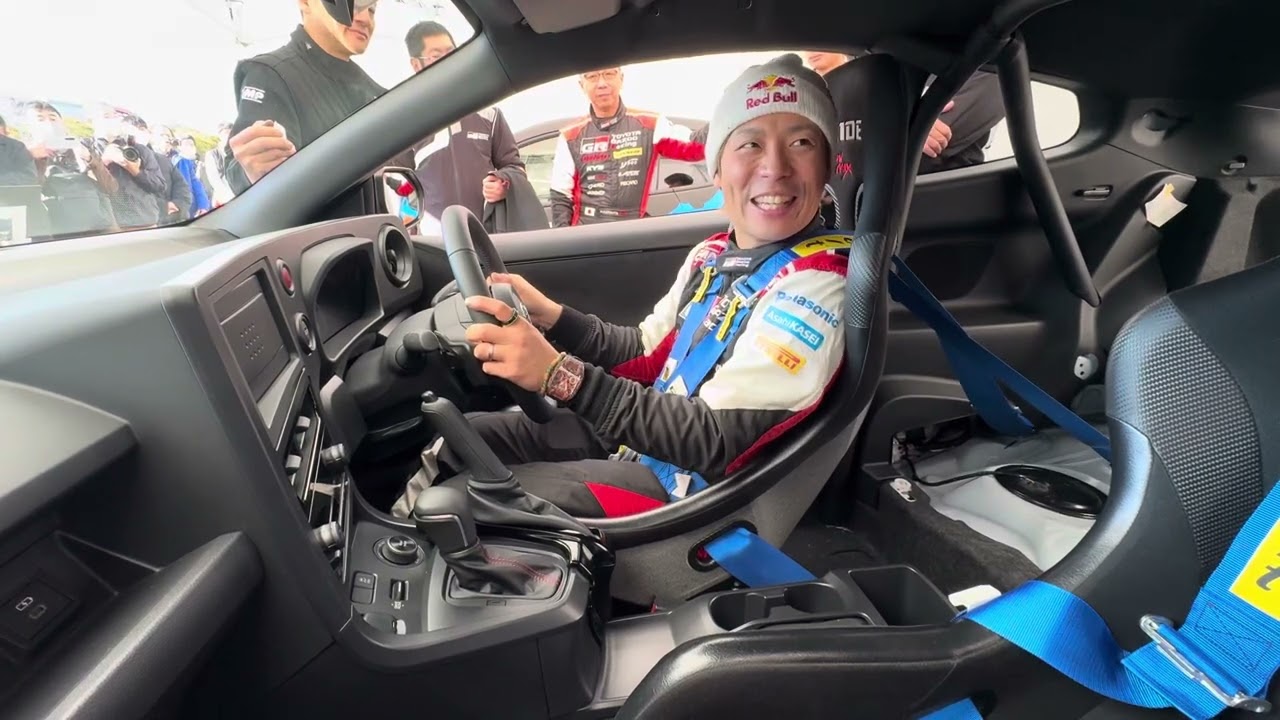 WRCドライバー勝田貴元選手、進化型GRヤリスに搭載されたメーカーオプション「縦引きパーキングブレーキ」を初体験　「ごり押ししたいです」