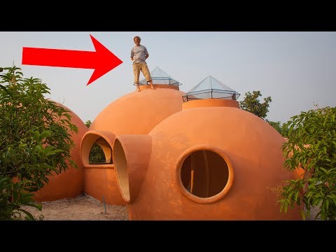 ZBUDOWAŁ NIEZWYKŁY DOM za niecałe 30 000 ZŁOTYCH!