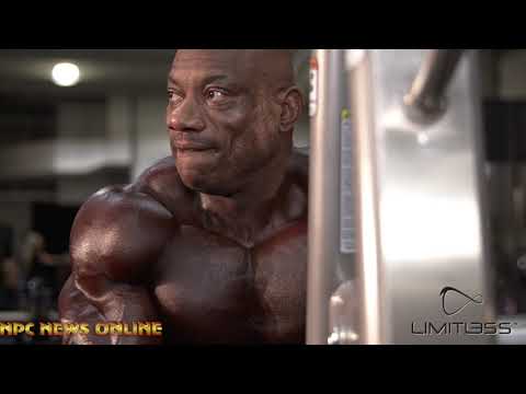 2019 Mr. Olympia Bodybuilding Backstage Friday Night Prejudging Pt.1