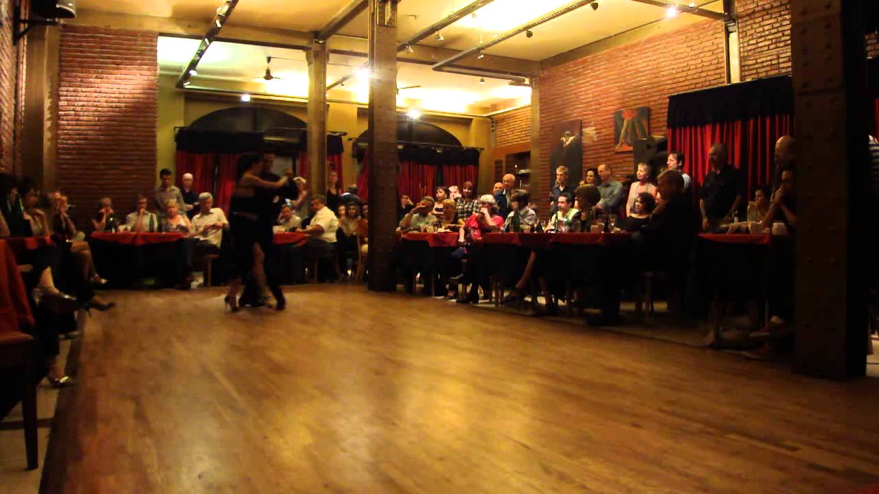 OCT 2012 - Juliana Aparicio y José Almar - 3/3 - bailan en FLOR DE MILONGA - A los amigos