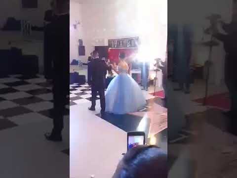 Valsa de 15 anos com o pai e o padrasto