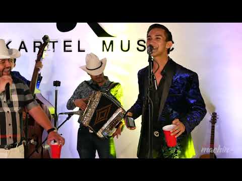 Luis R Conriquez - Pídeme La Luna [En Vivo 2021]