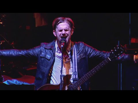Kings of Leon - Trani Remastered (Live from Glastonbury)