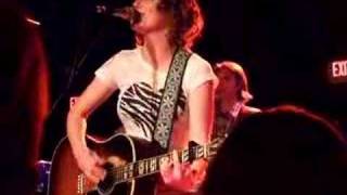 Kathleen Edwards - I Make the Dough, You Get the Glory