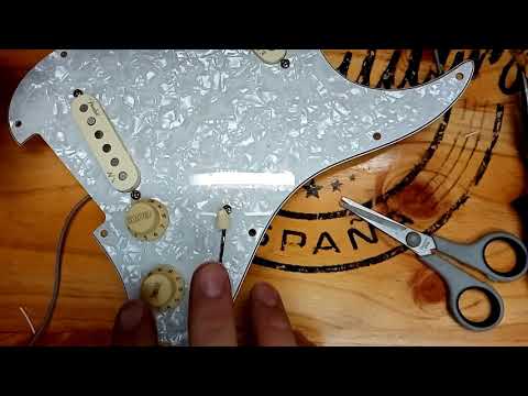 Electrónica básica de guitarra tipo stratocaster bullet. 2 pastillas, 1volumen,2tonos y 3 posiciones