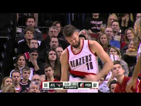 Joel Freeland suffers apparent right shoulder injury: Hawks at Blazers