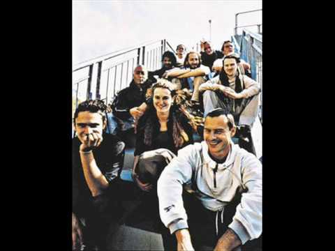 download lagu mp3 mp4 Sinsemilia En Qute De Sens 2oo9, download mp3 Sinsemilia En Qute De Sens 2oo9 free downloadn, video klip Sinsemilia En Qute De Sens 2oo9