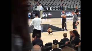 Tony Parker's son on the court with Tim Duncan