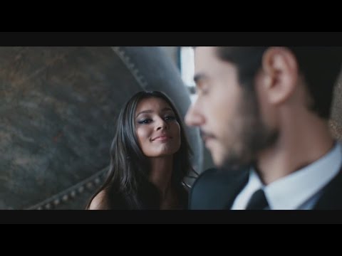 Ayshe ft.Cem Belevi - Kim Ne Derse Desin (ters versiyon)
