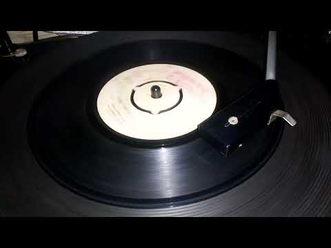 WENDO MODHIAL 04 SIDE B. ROSE AWINO NO. 2.BY JOHN AMBOGO & RAFAEL ANDWATA. OKOK RACHAR BAND. 1977.