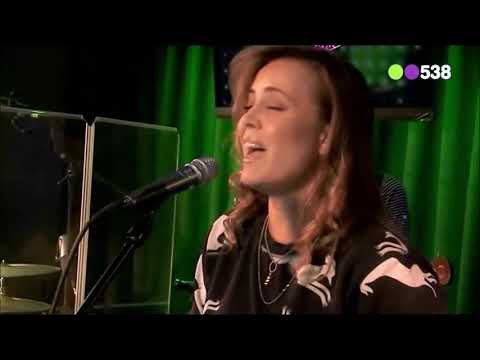 Anouk - Nobody's wife (live, acoustic @ 538)