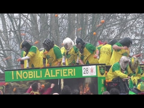 Battaglia arance carro da getto I Nobili Alfieri - Carnevale Ivrea 2016