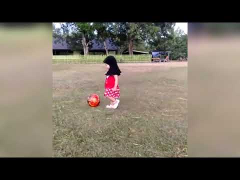 Almeera main bola|| 15 bulan