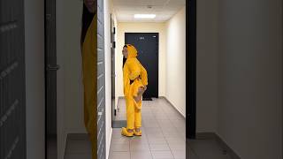 I called RANDOM people and they opened the door..😉 Cool prank? LA ELVÍRA #kawaii #shorts