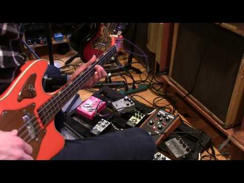 Kay K-5922 bass guitar with flatwounds