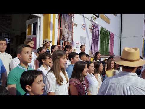Canto de alumnos Colegio Virgen de Luna de Villanueva de Córdoba a la imagen de la Virgen