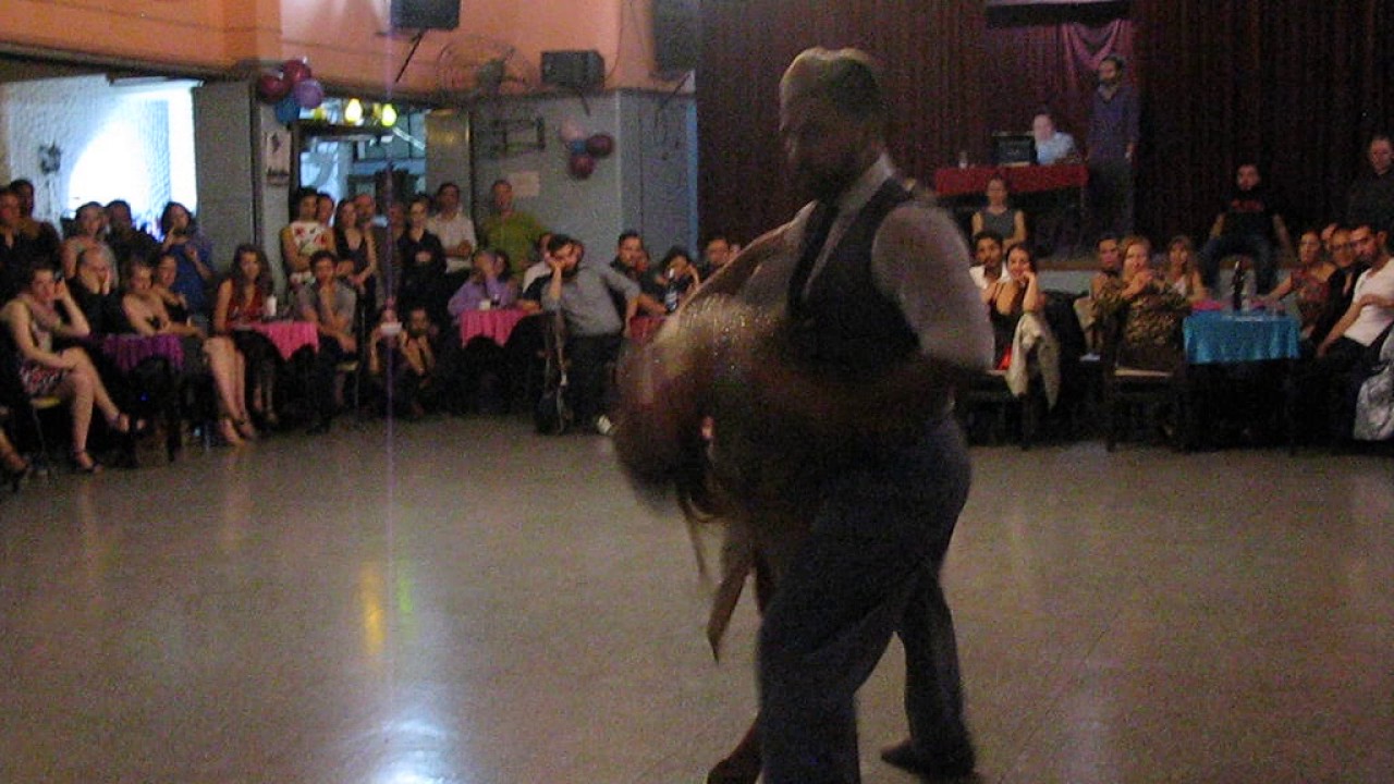 MARTINA WALDMAN y JOSE FERNÁNDEZ en Viva La Pepa Milonga (1/4)