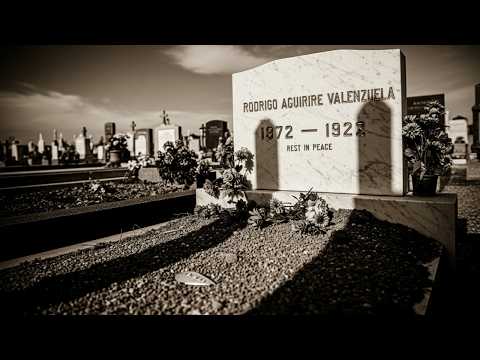 (1927, Santiago) La viuda guardaba un secreto bajo la lápida que destruyó a todo el pueblo.