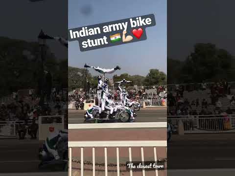 Indian army bike stunt on Republic Day 🇮🇳❤️ #shorts #royalenfield #bullet #indianarmy #trending