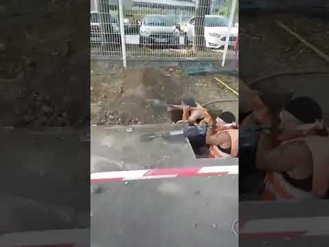 Bauarbeiter beim Schießen