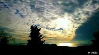 preview picture of video '2014-12-10 Time lapse: sole e nuvole sul lago di Garda'