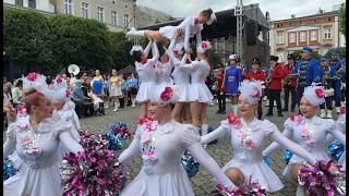 Wideo1: Orkiestry i ma�oretki na Rynku w Lesznie