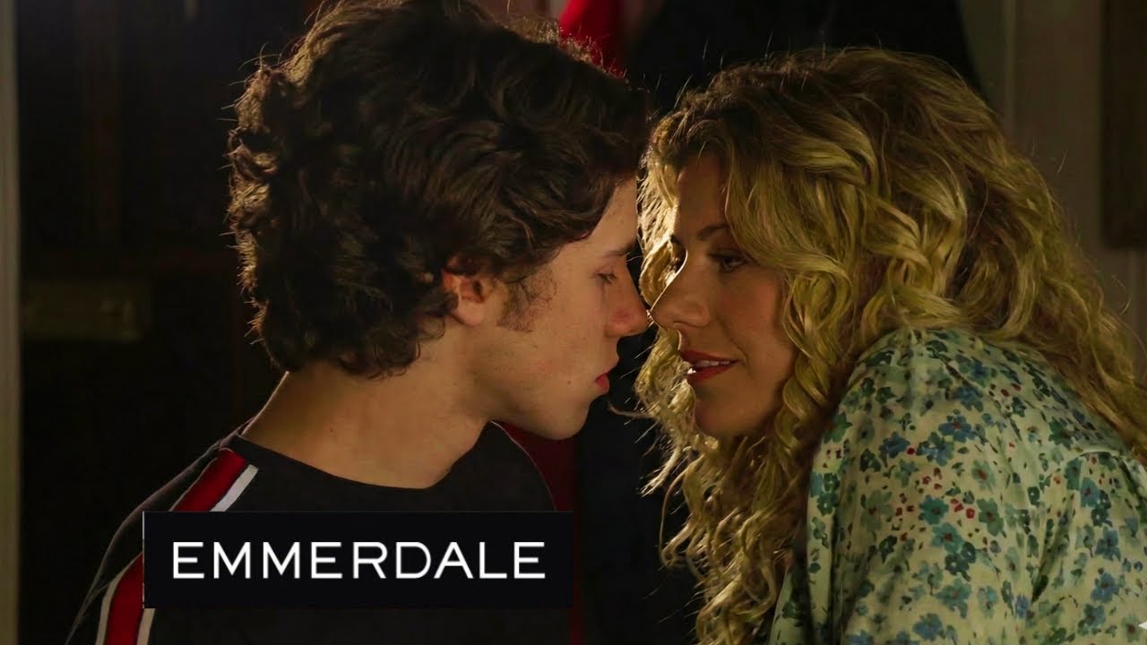 YouTube Thumbnail Downloader FULL HQ IMAGE