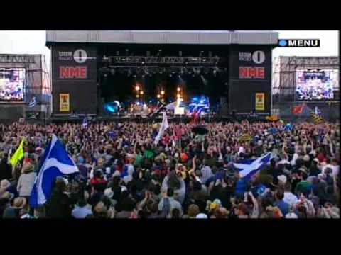 Kasabian - Shoot the Runner (T In The Park 2007)