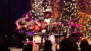 Dustin Lynch - I&#39;d Be Jealous Too - Hometown Holiday Seattle, WA 12/13/2017