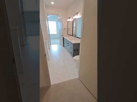 Oak Point Primary Bed, Bath, Closet