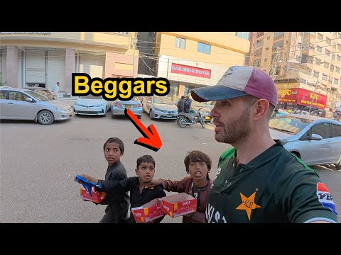 Chased By Pakistani Beggar Kids 🇵🇰