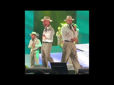 Banda El Recodo y Mariachi Vargas de Tecatitlan 200 Años de Música Mexicana