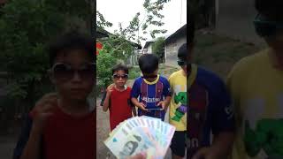 Download lagu Sharing Money with Arrogant vs. Good Cat Keepers #Shorts mp3