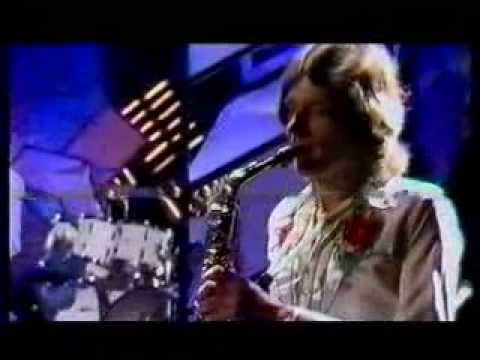 Child singing Only You on Top Of The Pops 1978