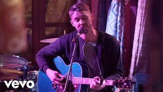 Brett Young - In Case You Didn&#39;t Know (Live Acoustic)