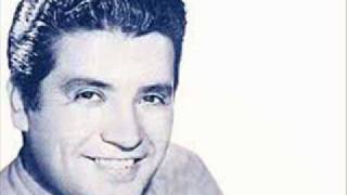 Miguel Aceves Mejía Canta "Cielo Rojo."