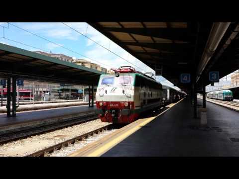 FS Trenitalia locomotive E444 079 at Bari Centrale.