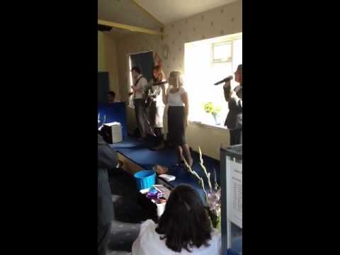 Abundant Life Full Gospel Church 121014 Praise & worship