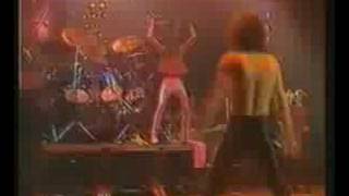 Saxon - Machine Gun(Live)RARE Graham Oliver Smashing Guitar