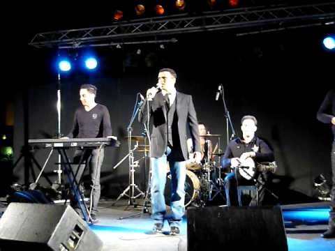 Eyal Golan - Pitzirika (live in Eilat)