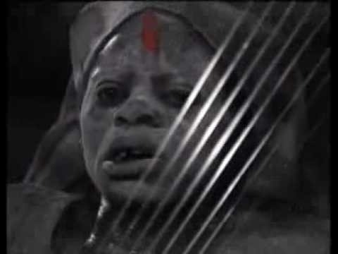 Rite Bwiti (extrait) joué par Papé Nziengui