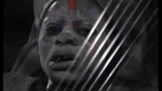 Rite Bwiti (extrait) joué par Papé Nziengui