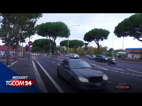 Car accident in Rome: Search for a gray sedan