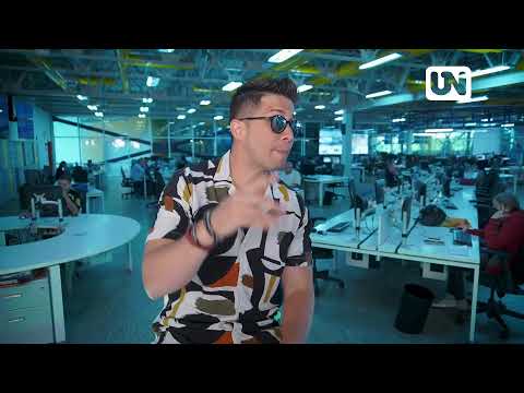 Mueve la cadera de lado a lado con Lion Lázaro