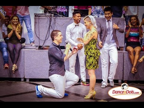 SAMBAMANIACOS 2014 - O amor está no ar!